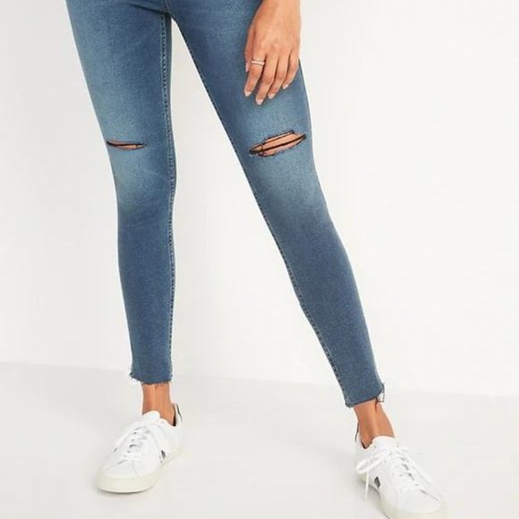Old Navy Extra High-Waisted Rockstar 360° Stretch Skinny Ripped Ankle Jeans New - Picture 2 of 6